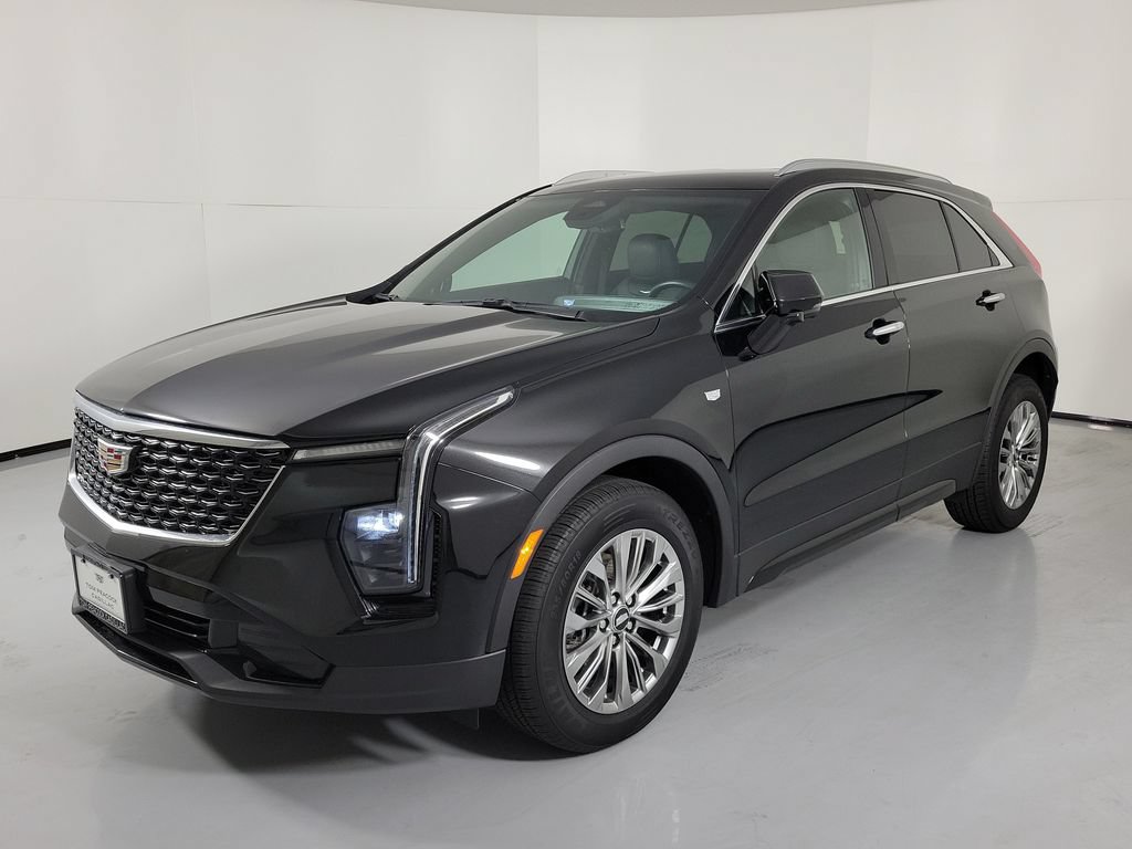 Used 2025 Cadillac XT4 Premium Luxury FWD image 2