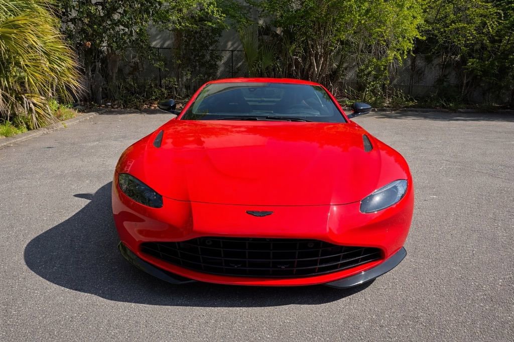 Used 2022 Aston Martin V8 Vantage Coupe image 2