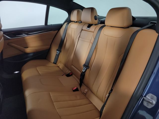 Used 2023 BMW 540i w/ M Sport Package RWD image 17