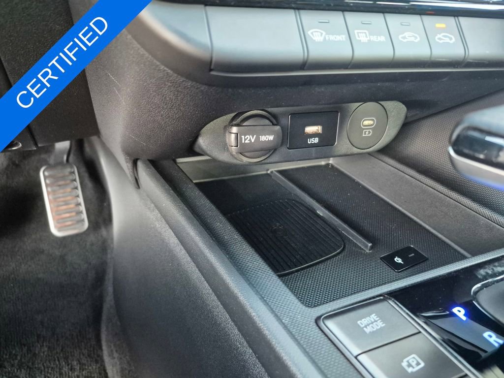 Used 2025 Hyundai Elantra SEL image 18