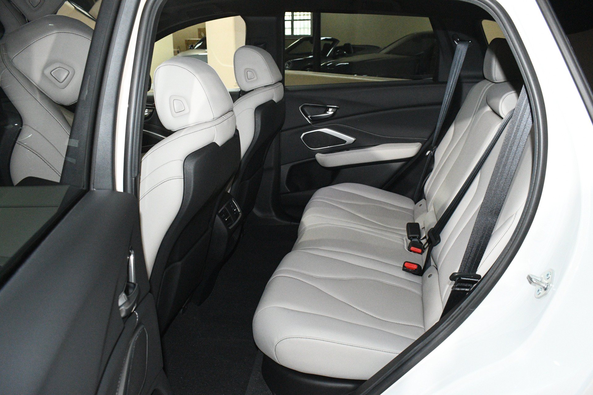 Used 2025 Acura RDX SH-AWD image 47