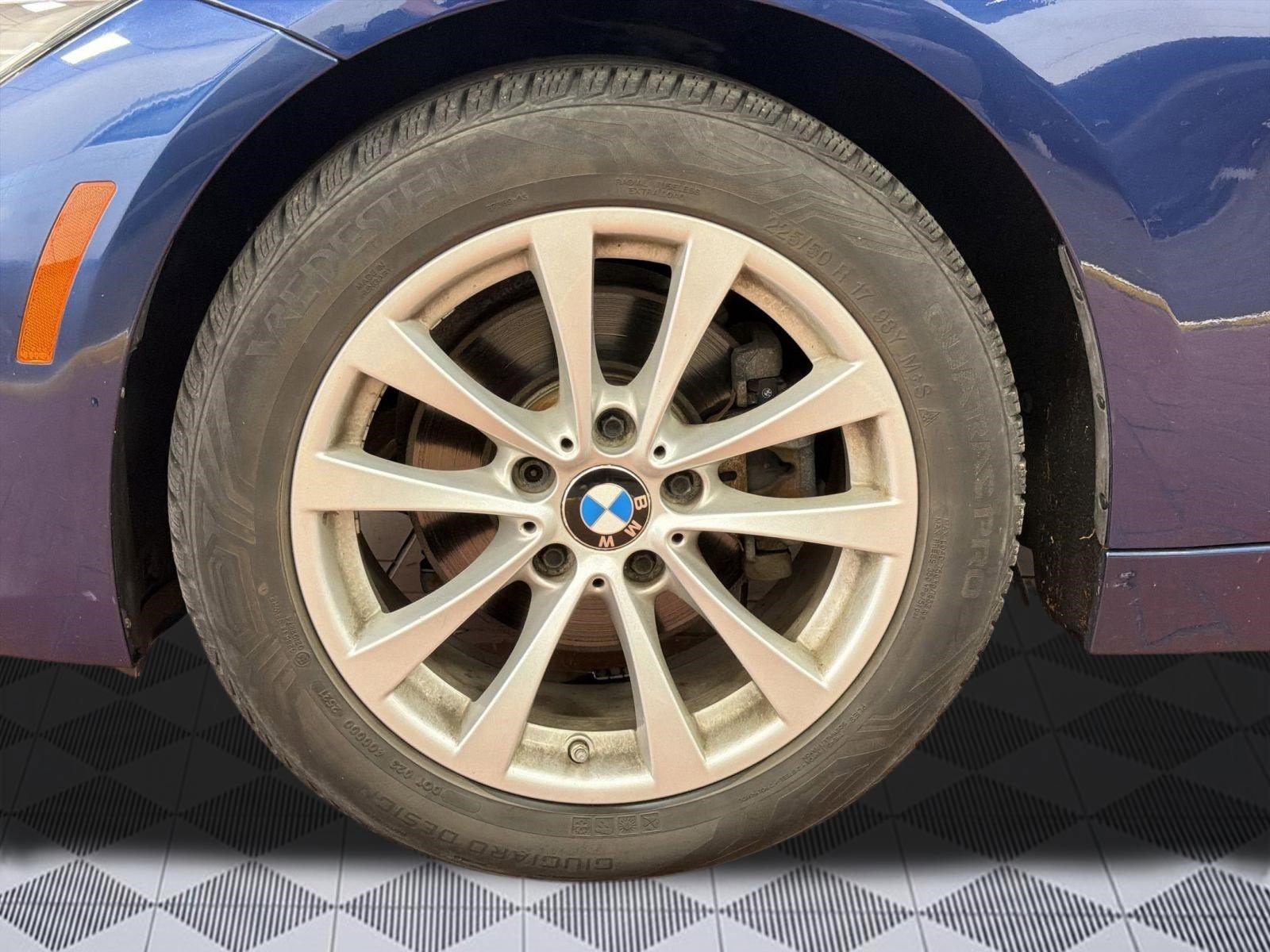 Used 2018 BMW 320i xDrive Sedan w/ Convenience Package AWD/4WD image 12