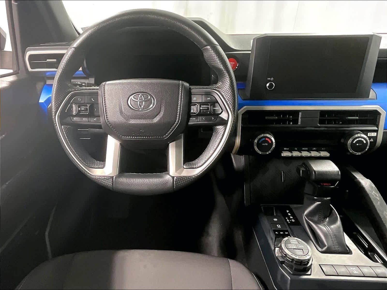 Certified 2025 Toyota Tacoma TRD Off-Road AWD/4WD image 17