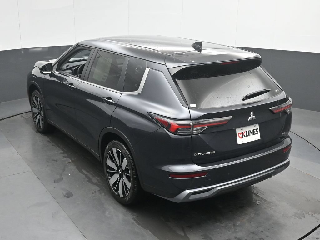 Used 2025 Mitsubishi Outlander SE AWD/4WD image 39