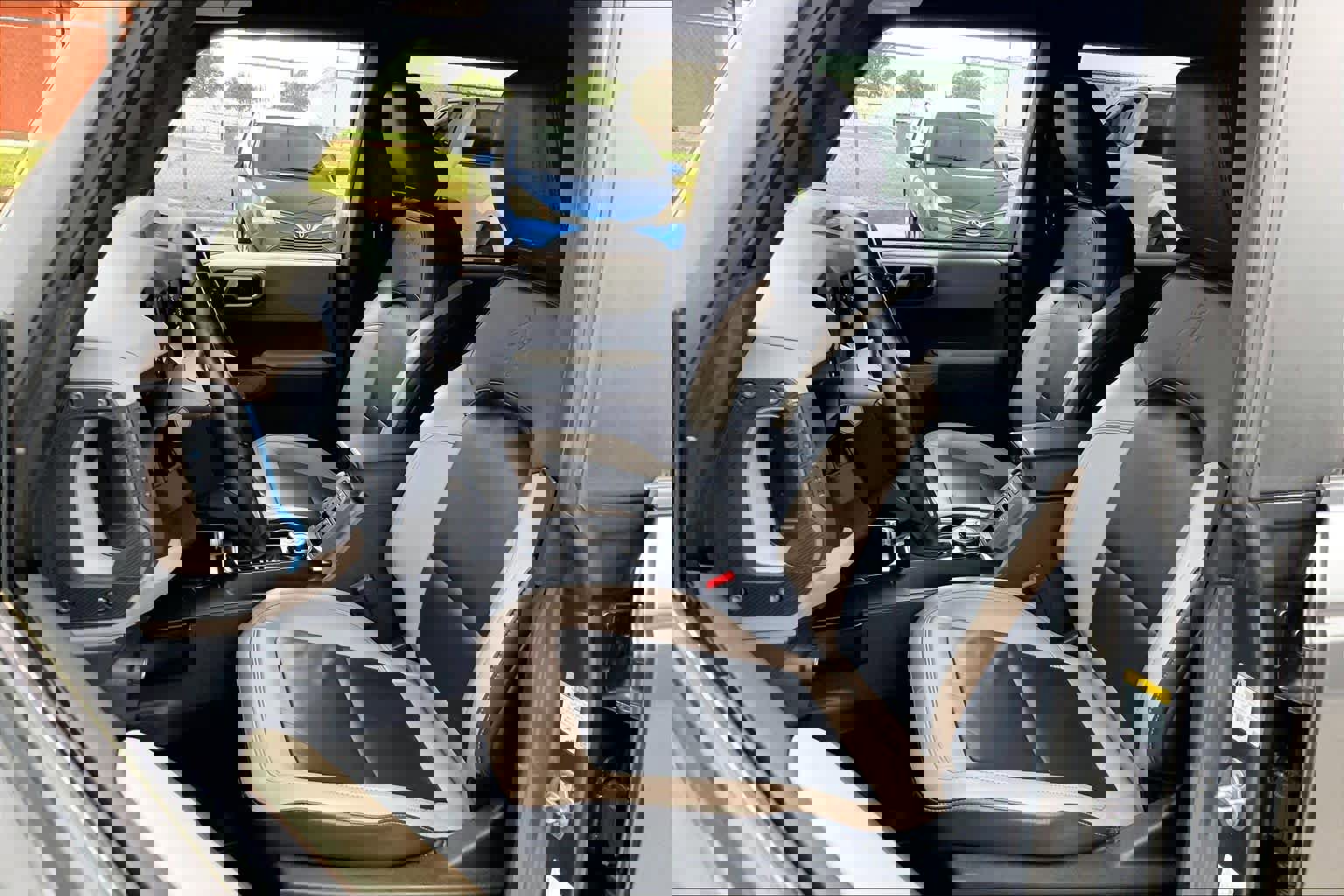 Used 2022 Ford Bronco Wildtrak image 8