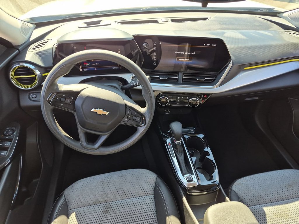 Used 2025 Chevrolet Trax LT FWD image 20