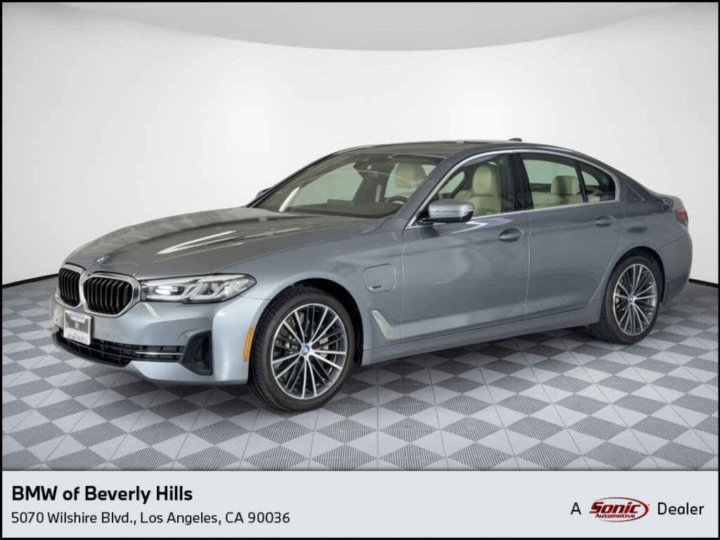 Used 2022 BMW 530e w/ Convenience Package RWD image 1