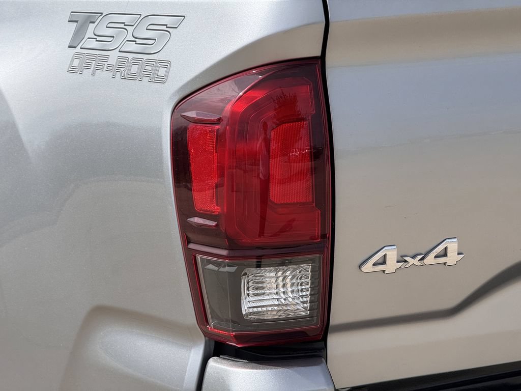 Used 2023 Toyota Tacoma SR AWD/4WD image 9
