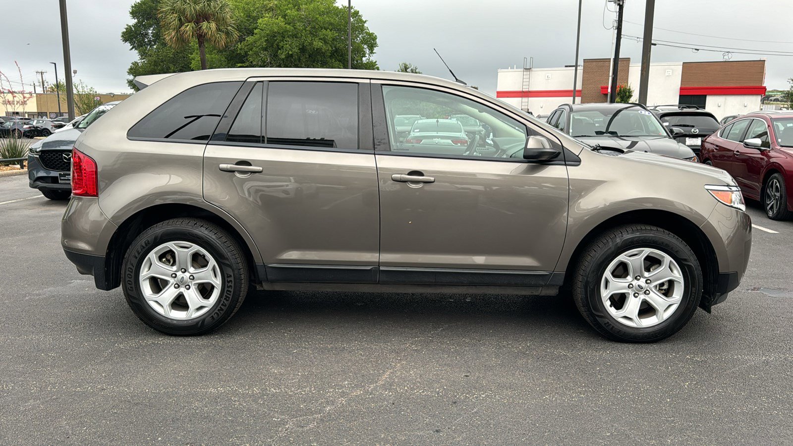 Used 2014 Ford Edge SEL w/ Equipment Group 204A FWD image 9