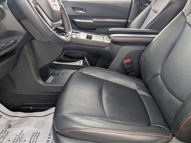 Used 2023 Toyota Sienna XSE w/ XSE Plus Package FWD image 16
