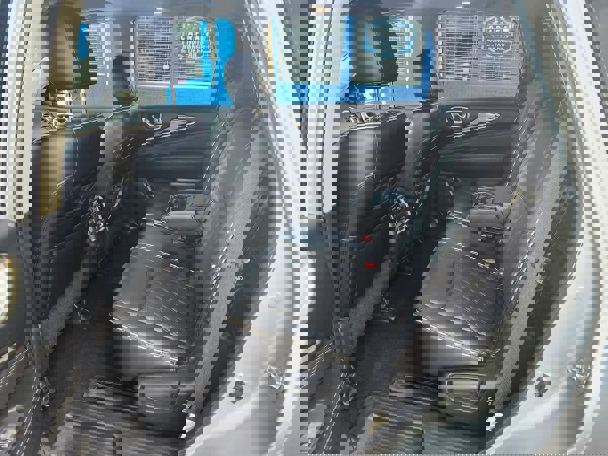 Used 2018 INFINITI QX60 AWD w/ Premium Plus Package image 15