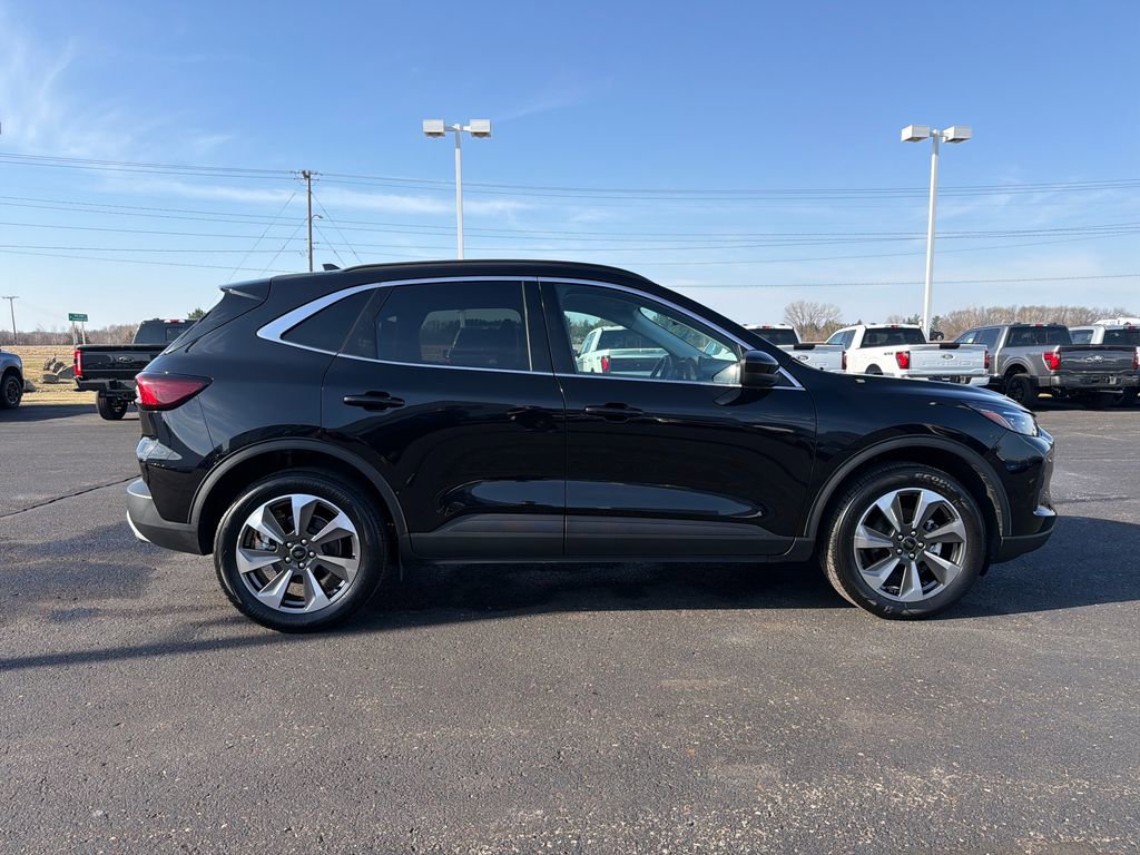Used 2025 Ford Escape Platinum image 6
