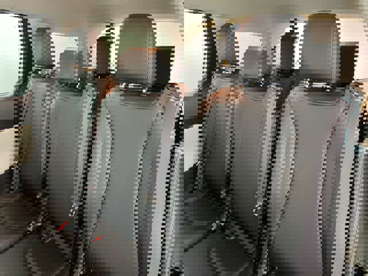 Used 2024 Kia Carnival LX image 33