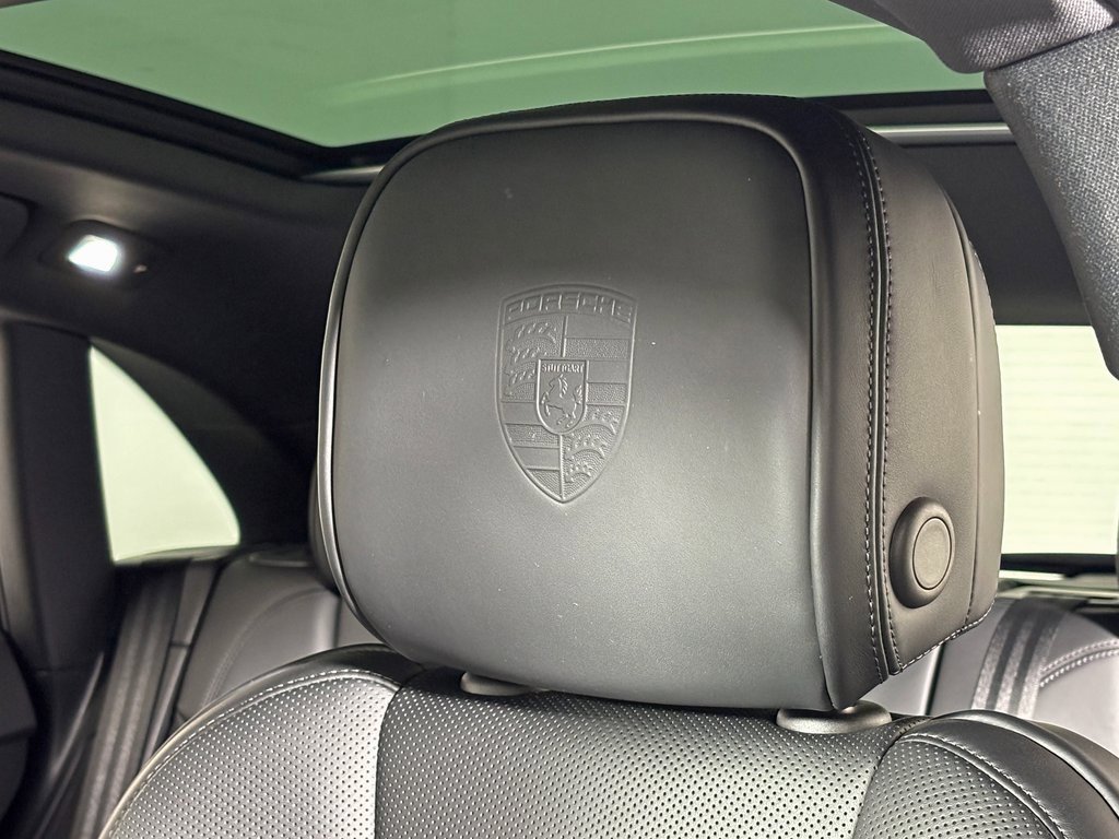 New 2026 Porsche Macan image 18