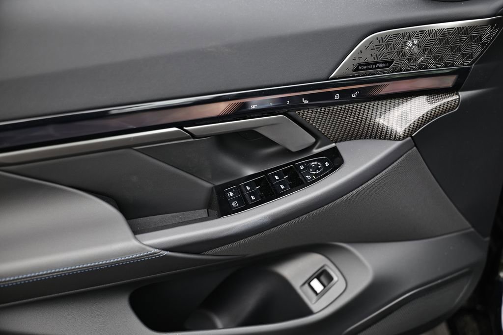 New 2026 BMW 550e xDrive w/ Executive Package AWD/4WD image 15