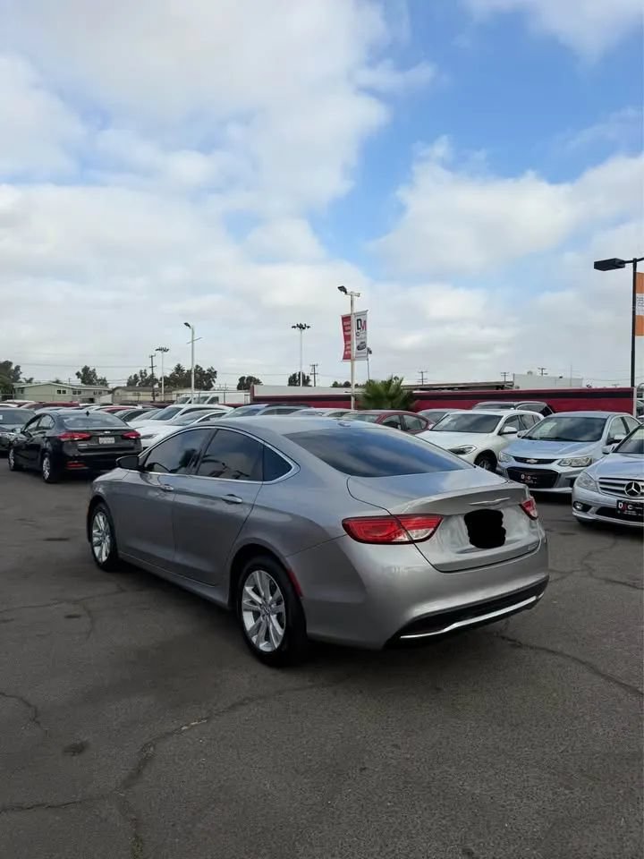Used 2015 Chrysler 200 Limited w/ Convenience Group FWD image 5