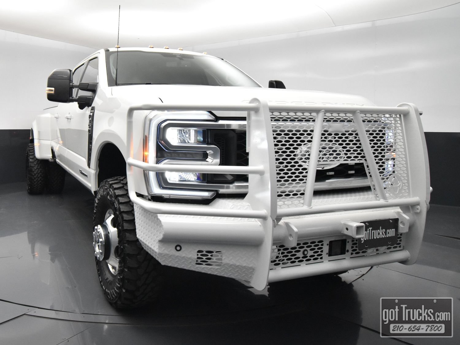 Used 2025 Ford F350 Lariat w/ Lariat Ultimate Package AWD/4WD image 53