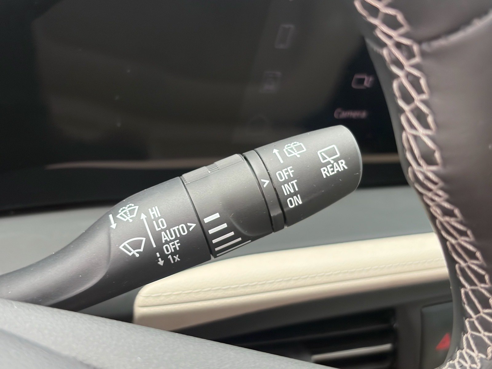 Used 2024 Buick Encore GX Avenir w/ Avenir Technology Package FWD image 18