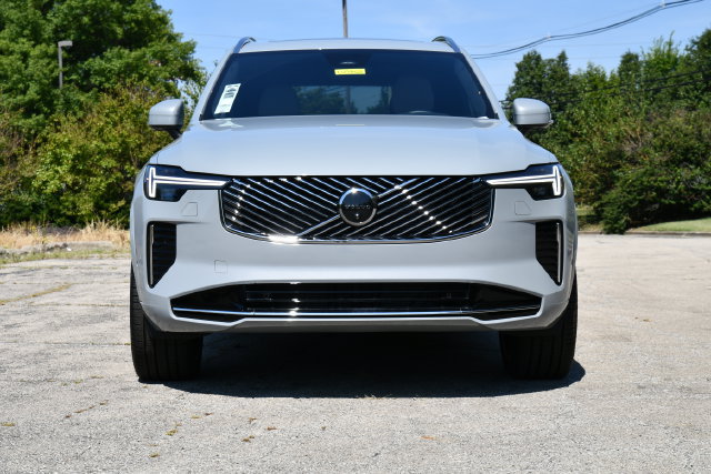 New 2026 Volvo XC90 B6 Plus w/ Protection Package Premier AWD/4WD image 2