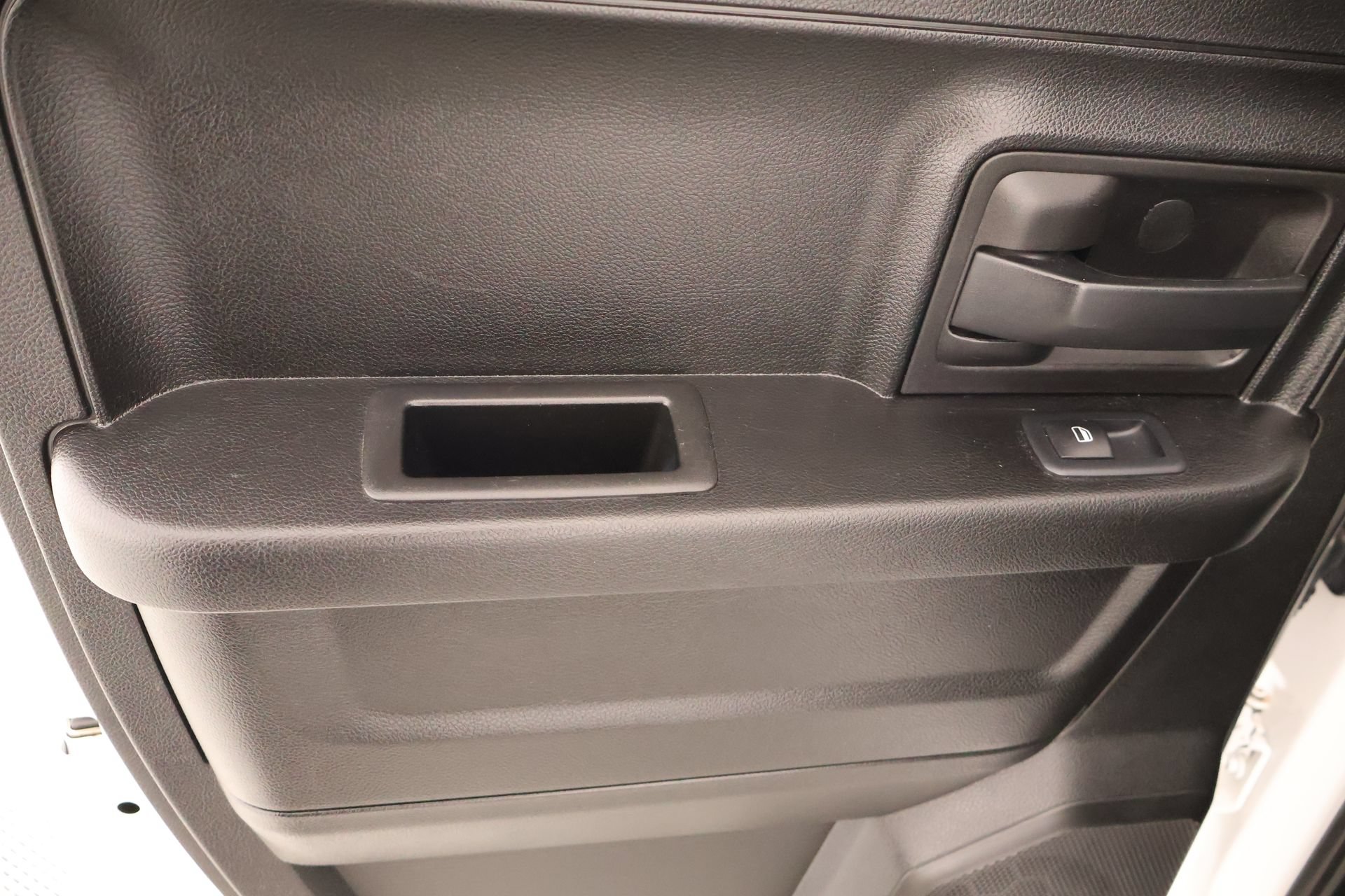 Used 2020 RAM 1500 Tradesman w/ Chrome Plus Package RWD image 15