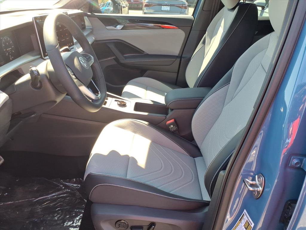 New 2026 Volkswagen Tiguan SE R-Line image 11