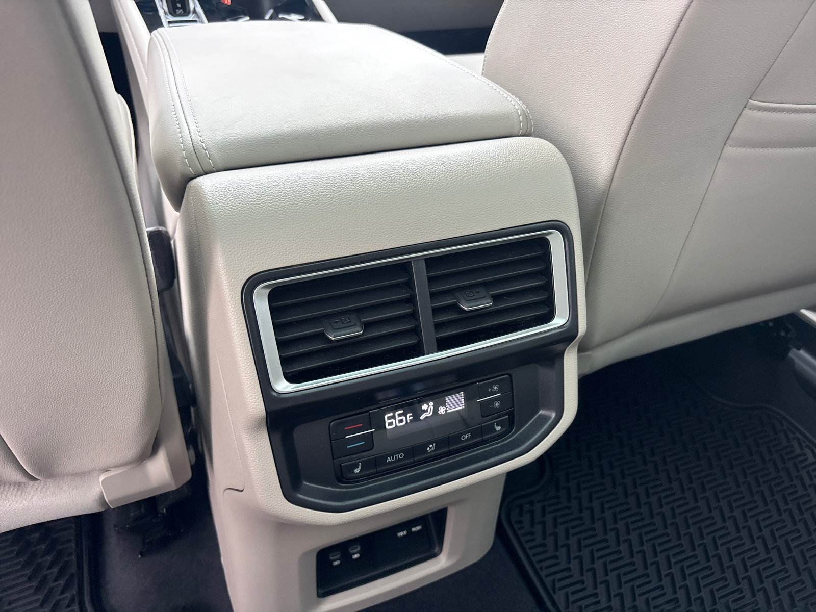 Used 2025 Volkswagen Atlas SEL Premium R-Line AWD/4WD image 30