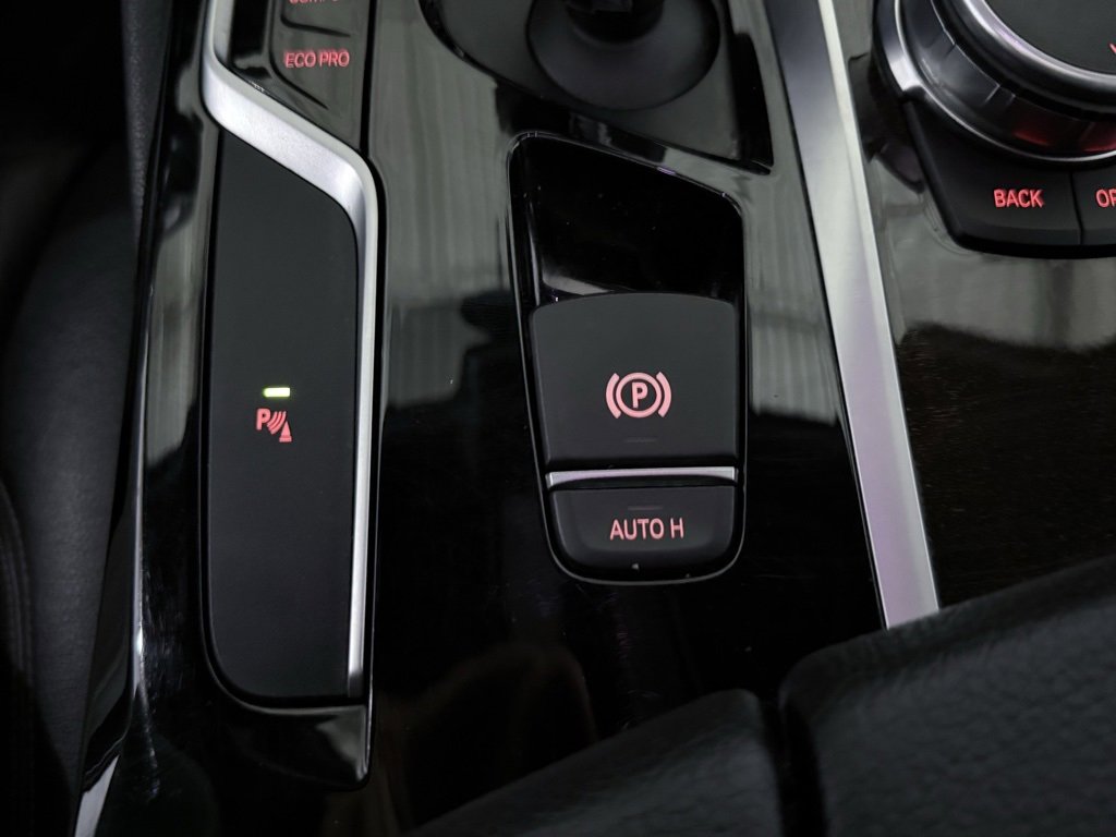 Used 2017 BMW 540i xDrive image 41