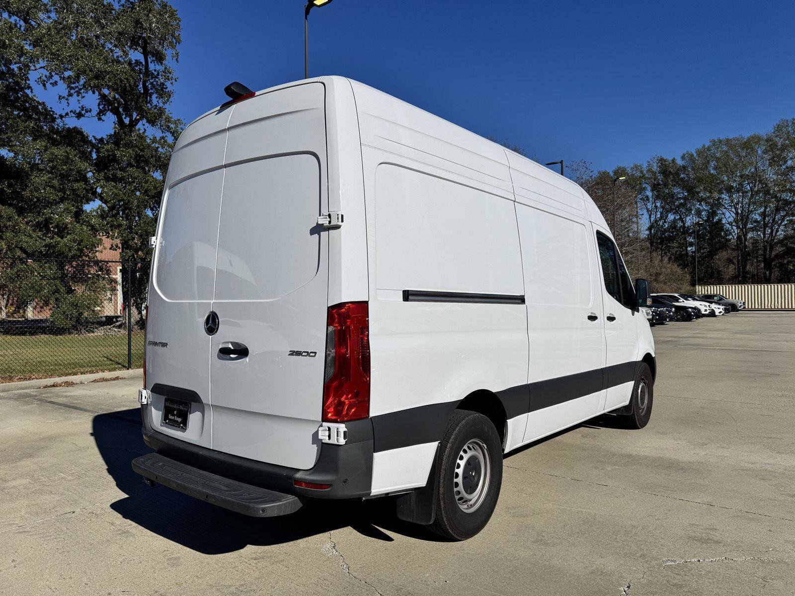Used 2025 Mercedes-Benz Sprinter 2500 image 24