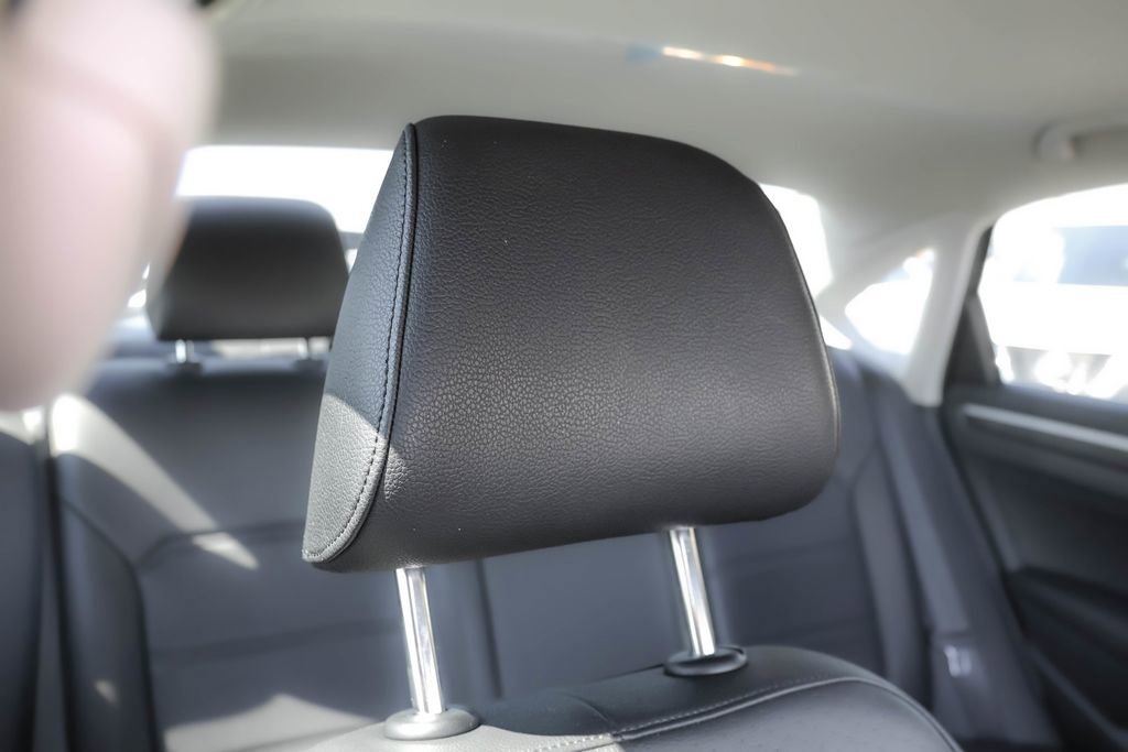 Used 2016 Volkswagen Passat 1.8T SE image 34