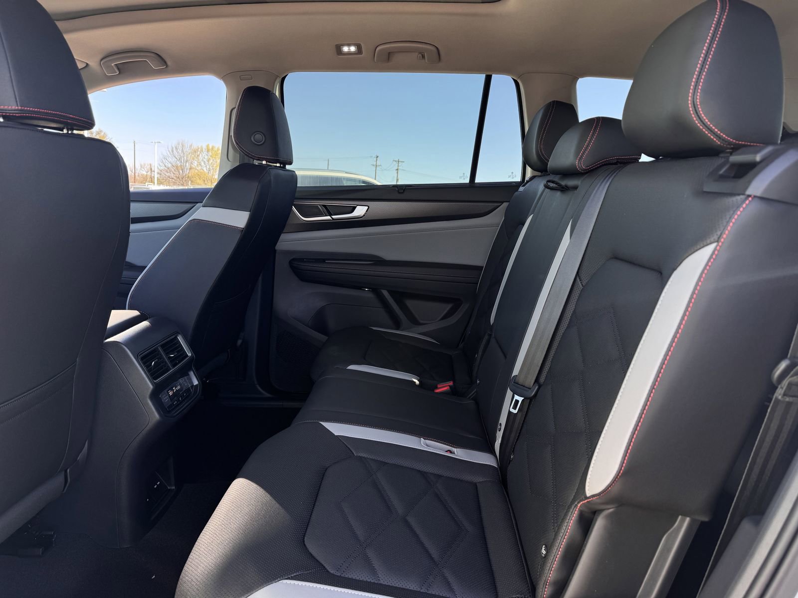 New 2026 Volkswagen Atlas Peak Edition image 29