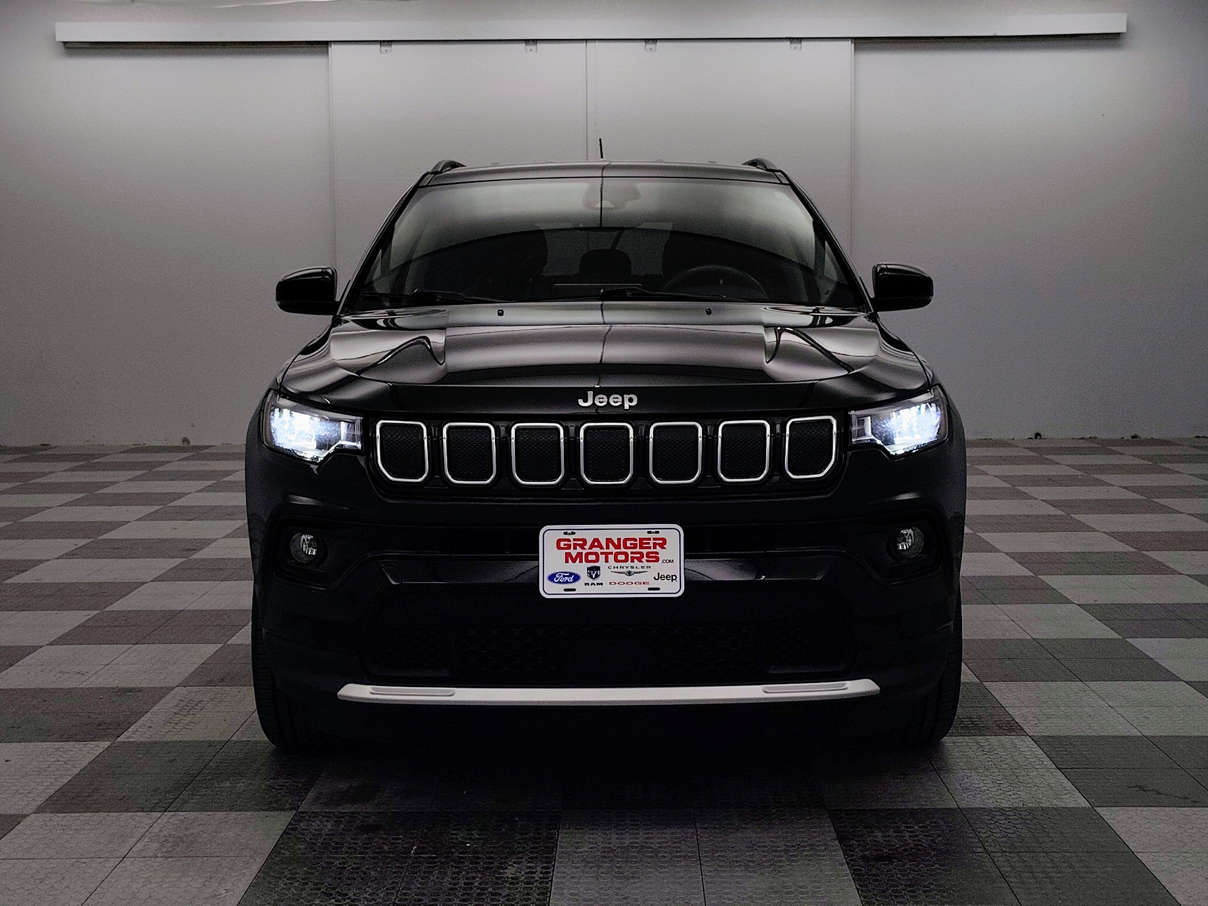 Used 2022 Jeep Compass Limited AWD/4WD image 4
