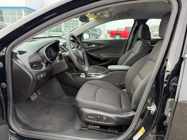 Used 2025 Chevrolet Malibu LT image 11
