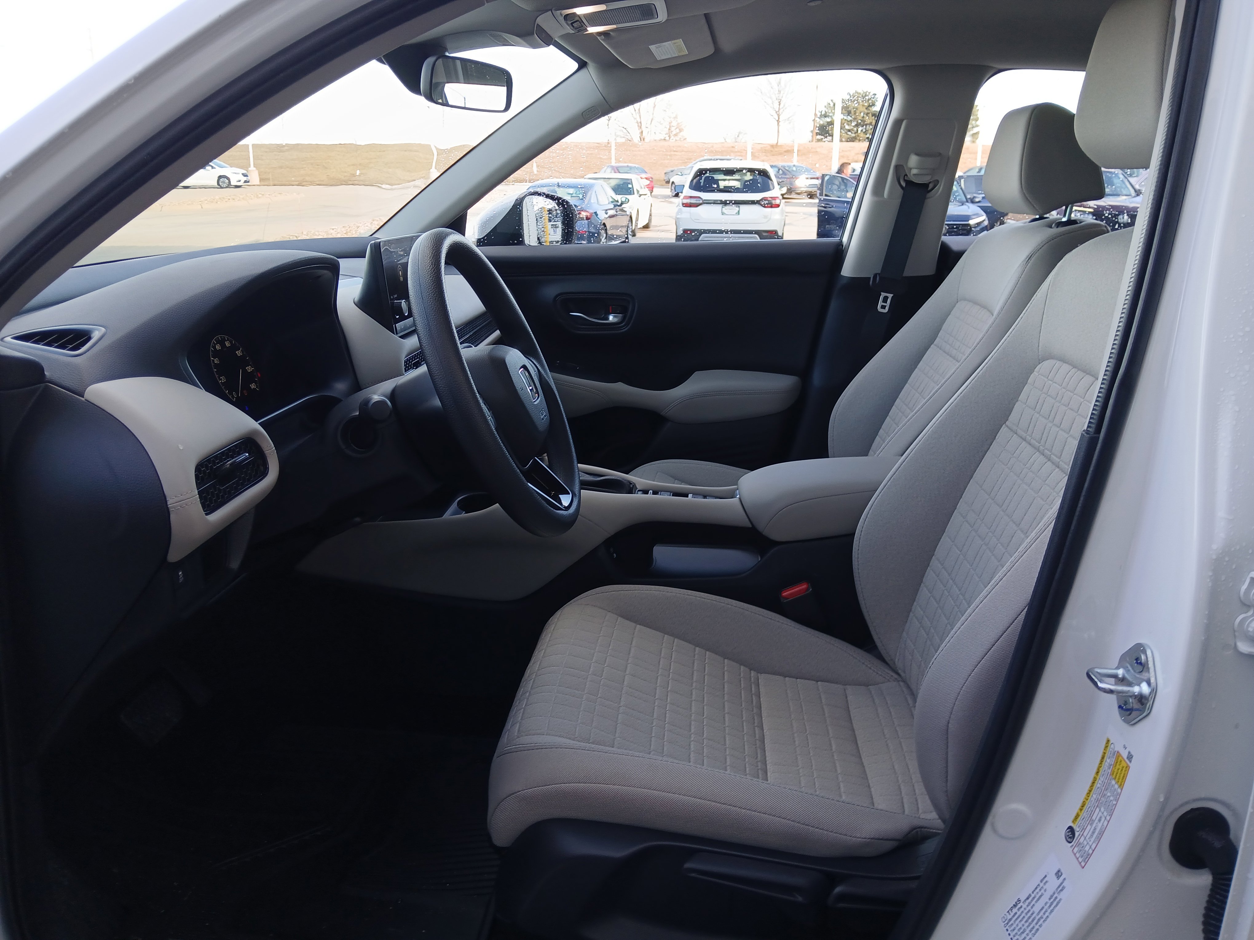 Used 2025 Honda HR-V LX image 8