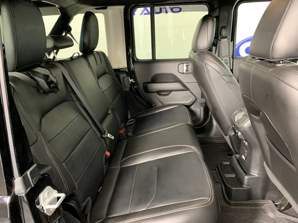 Used 2023 Jeep Wrangler Unlimited Sahara w/ Cold Weather Group AWD/4WD image 39