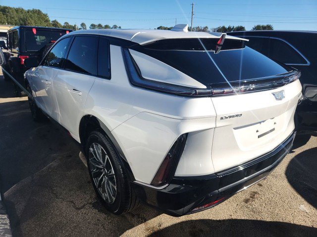 Used 2025 Cadillac Lyriq Sport image 2