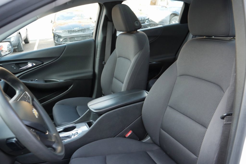 Used 2024 Chevrolet Malibu LT image 9