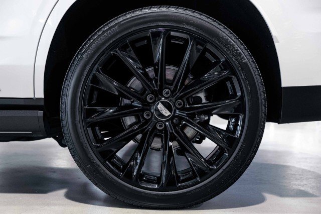 Used 2025 Cadillac Escalade Sport Platinum w/ LPO, ONYX Package image 35