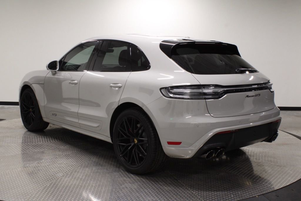 Certified 2025 Porsche Macan GTS image 3