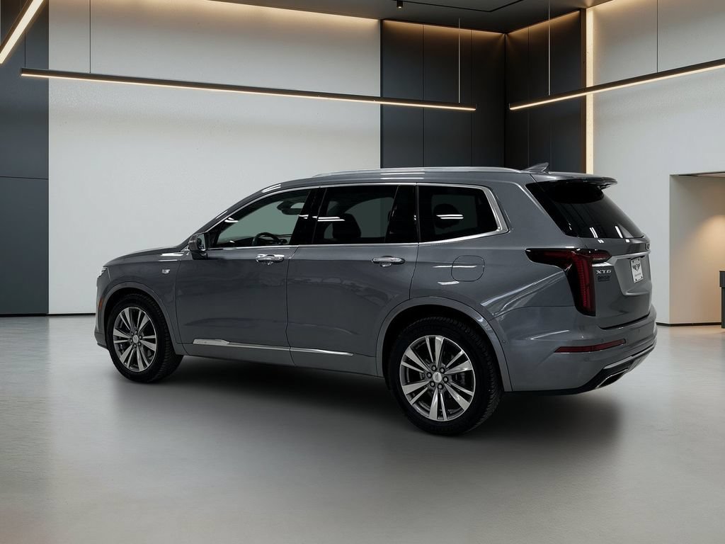 Used 2020 Cadillac XT6 Premium Luxury FWD image 3