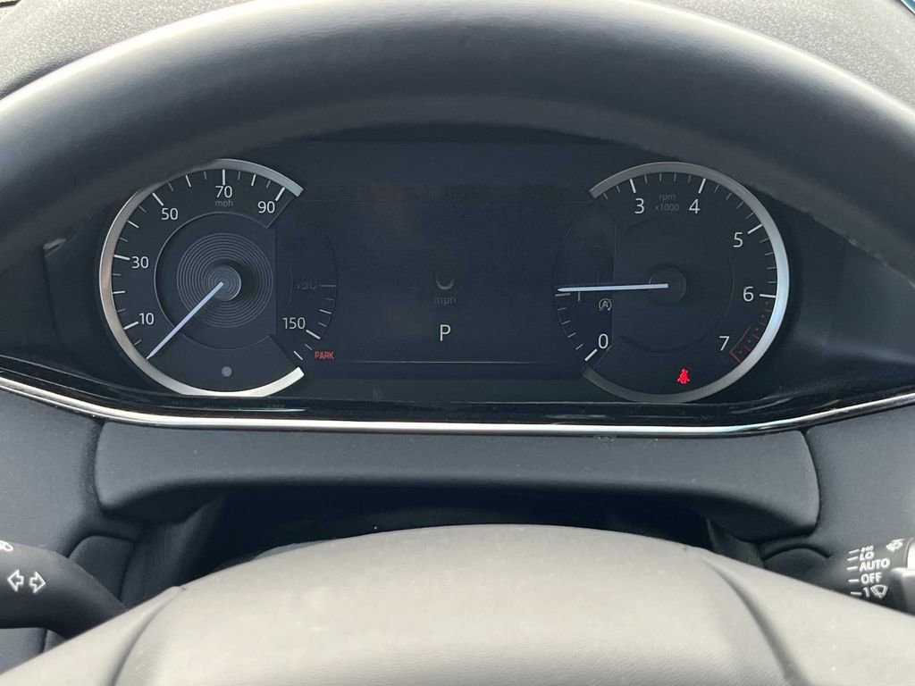 Used 2023 Land Rover Range Rover Evoque R-Dynamic SE image 32