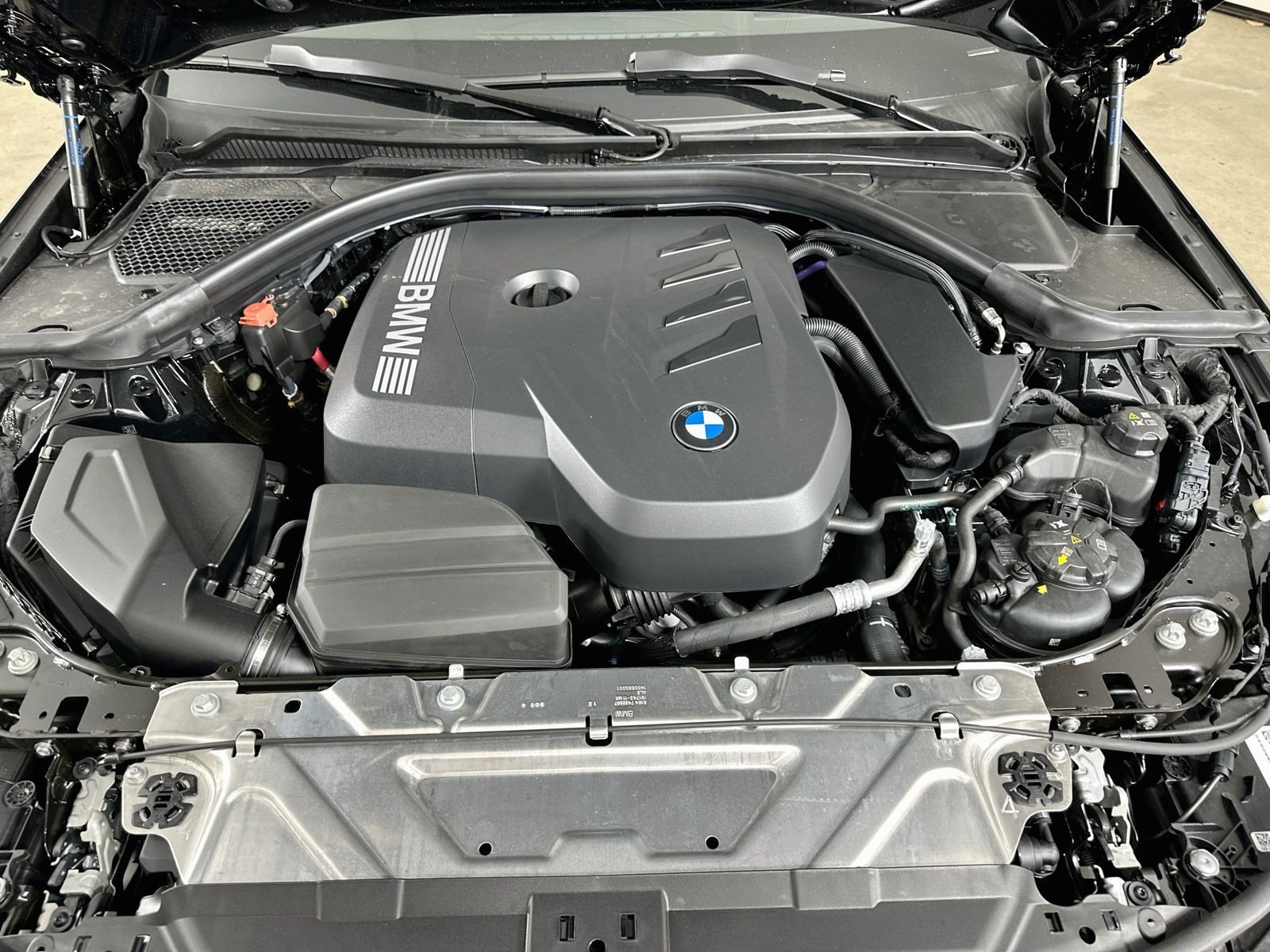 New 2026 BMW 330i xDrive Sedan w/ M Sport Package AWD/4WD image 12
