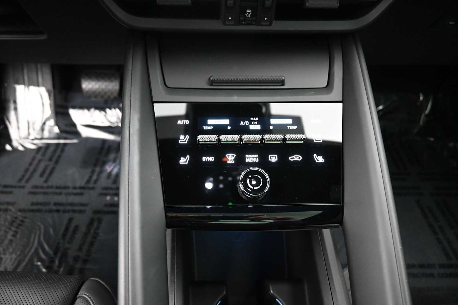 Certified 2025 Porsche Macan Electric RWD image 15