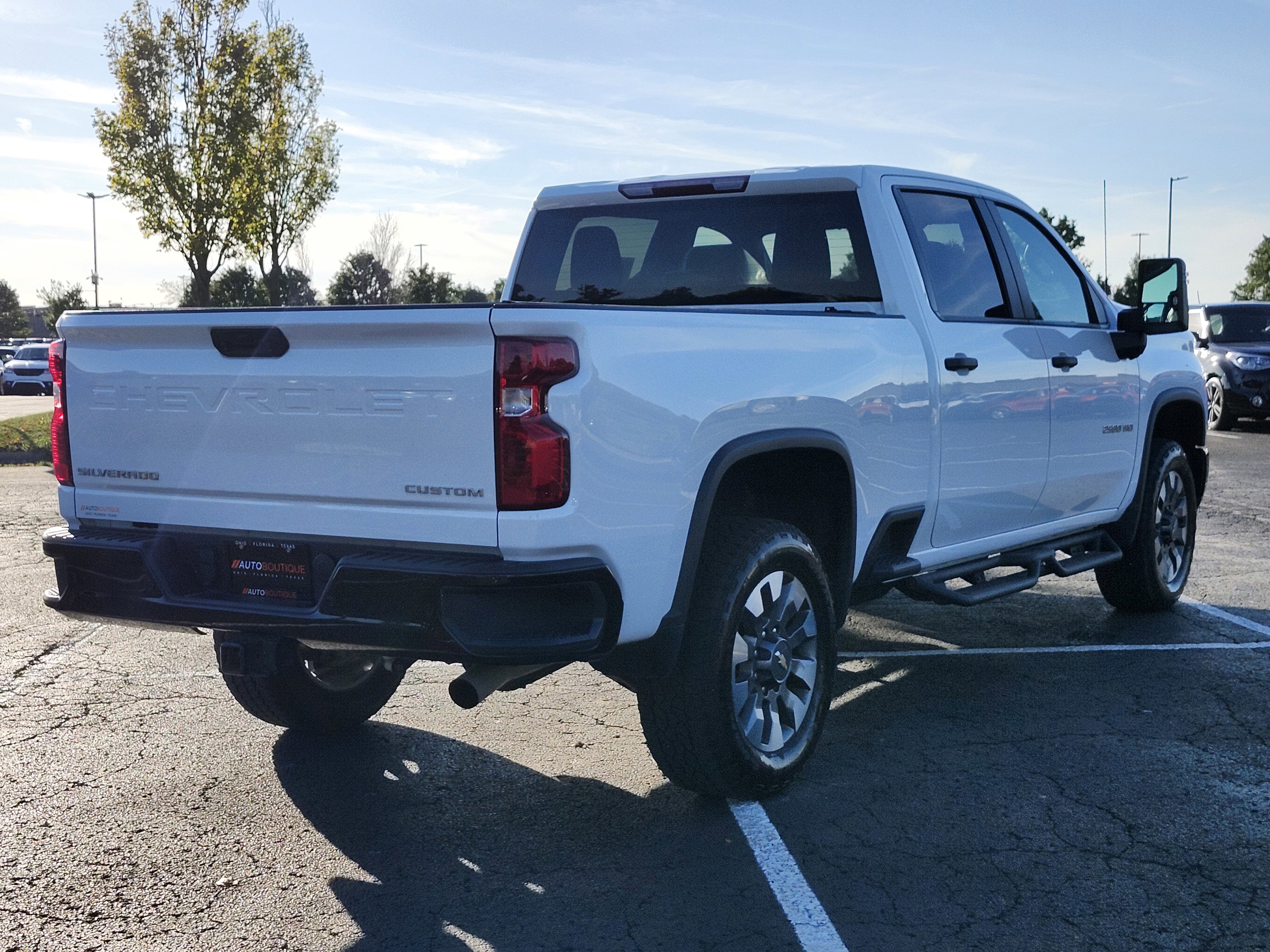 Used 2024 Chevrolet Silverado 2500 Custom w/ Custom Value Package image 13