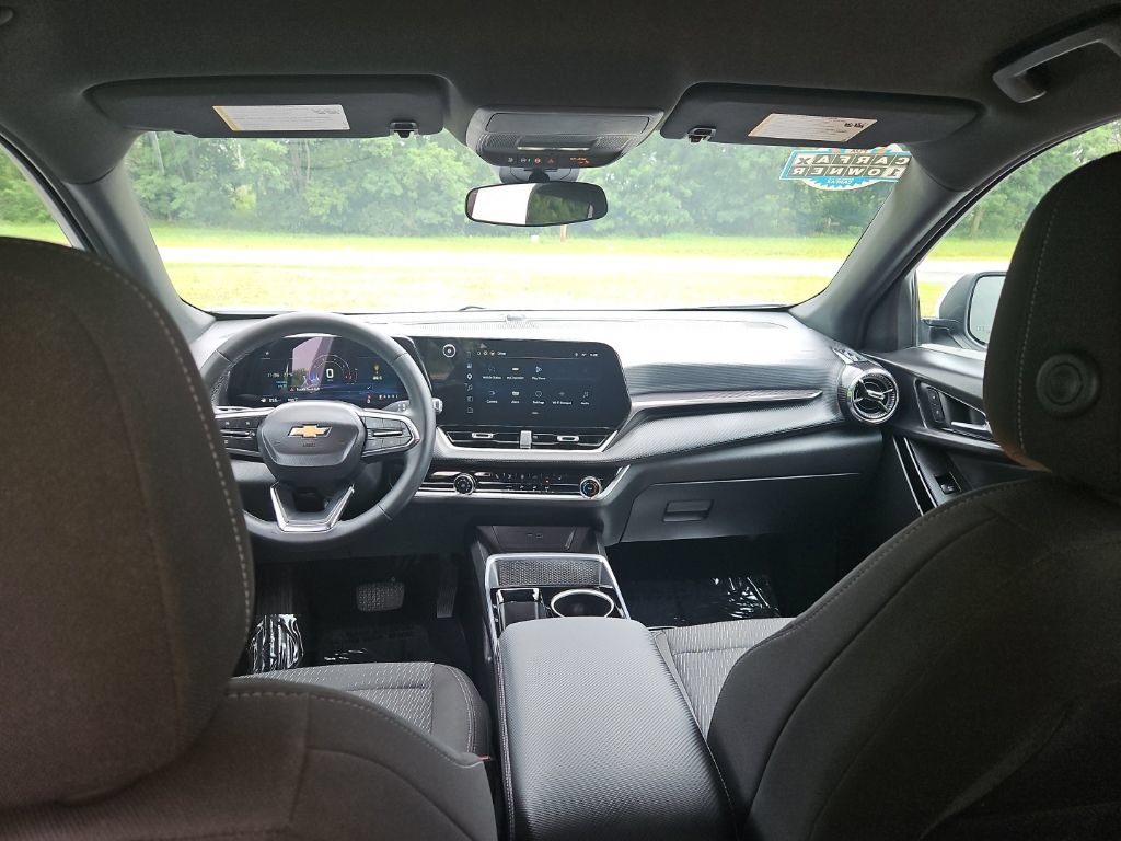 Used 2025 Chevrolet Equinox LT AWD/4WD image 23
