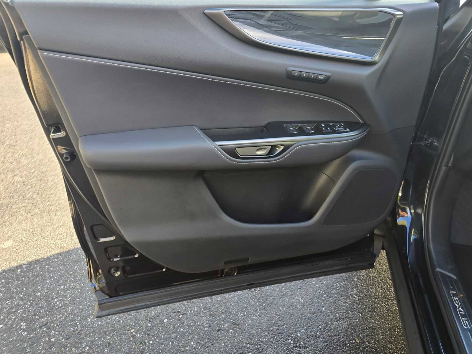 Used 2025 Lexus NX 350h AWD w/ Premium Package image 22