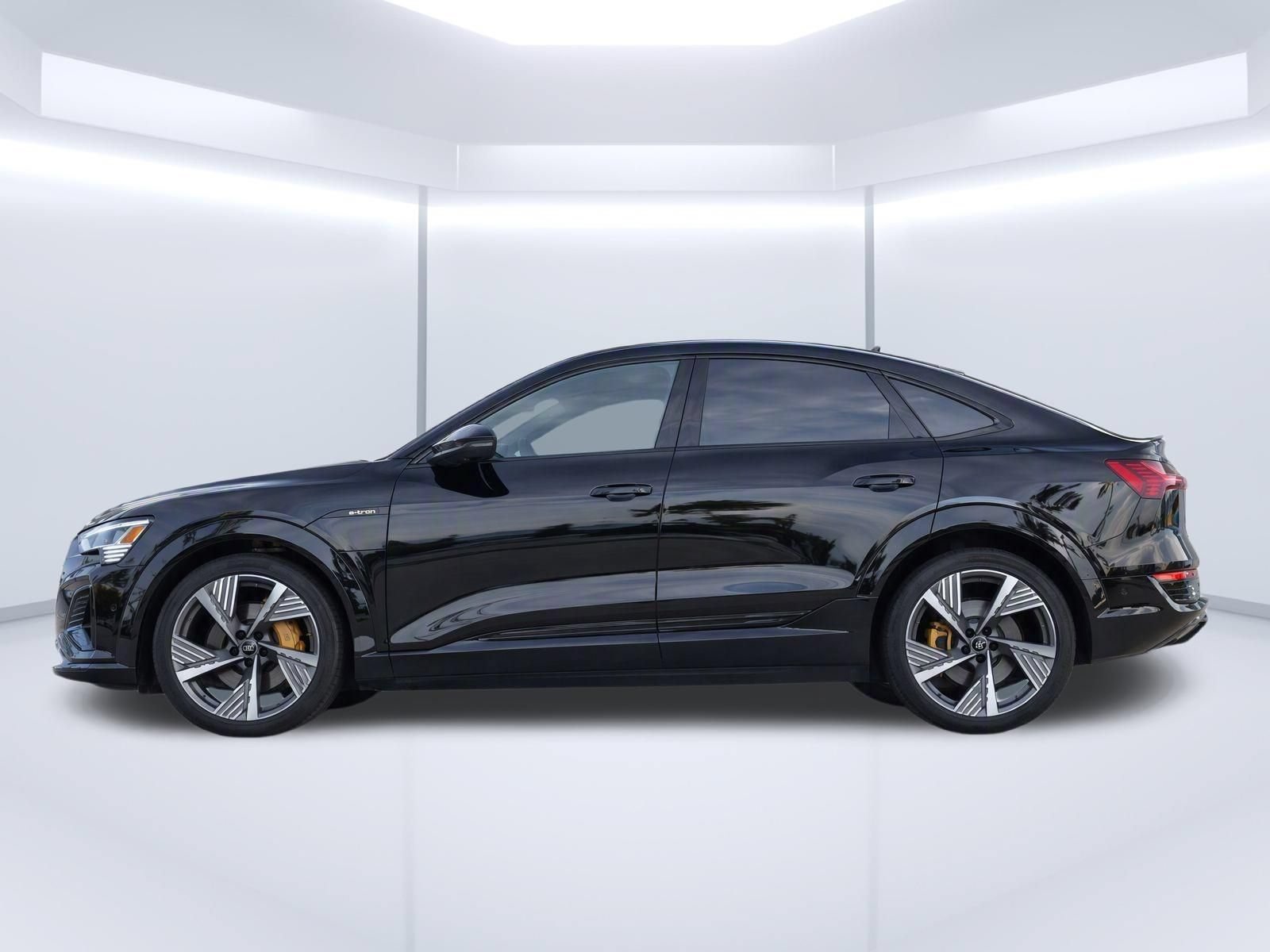 Used 2022 Audi e-tron Prestige AWD/4WD image 2