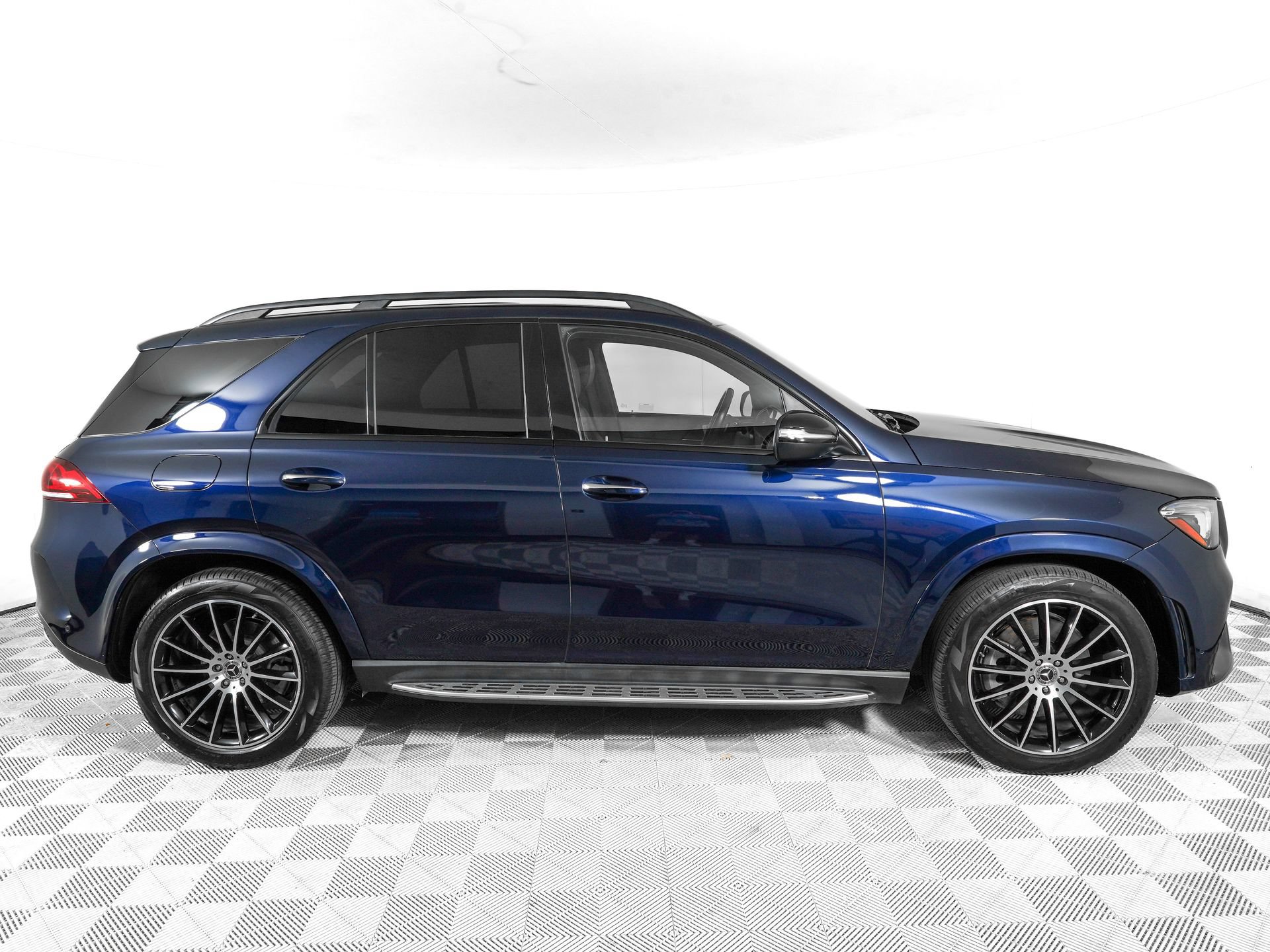 Used 2022 Mercedes-Benz GLE 450 4MATIC image 3