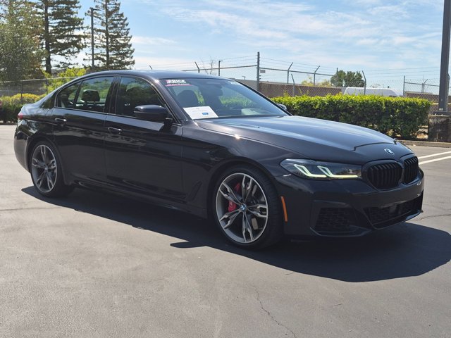 Certified 2023 BMW M550i xDrive AWD/4WD image 3