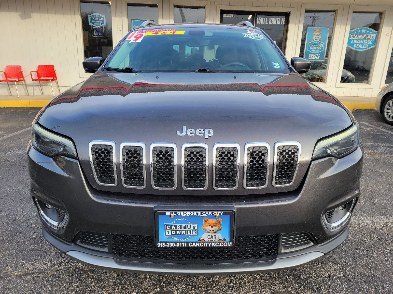 Used 2019 Jeep Cherokee Limited image 2