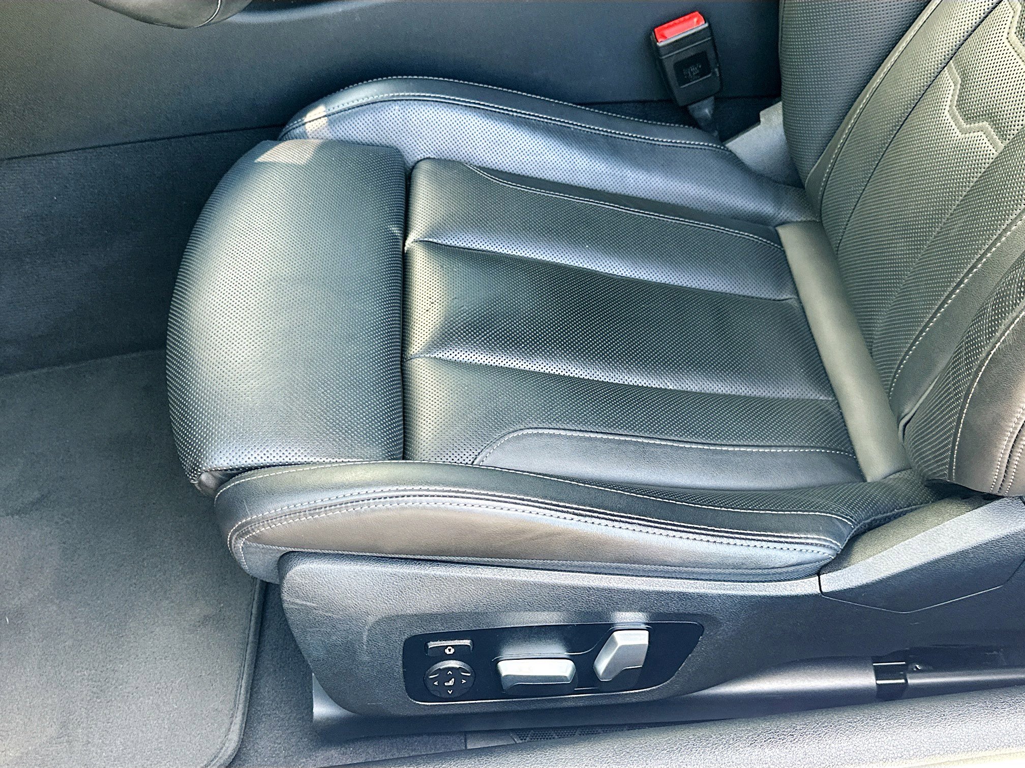 Used 2023 BMW 840i Coupe w/ M Sport Professional Package image 17